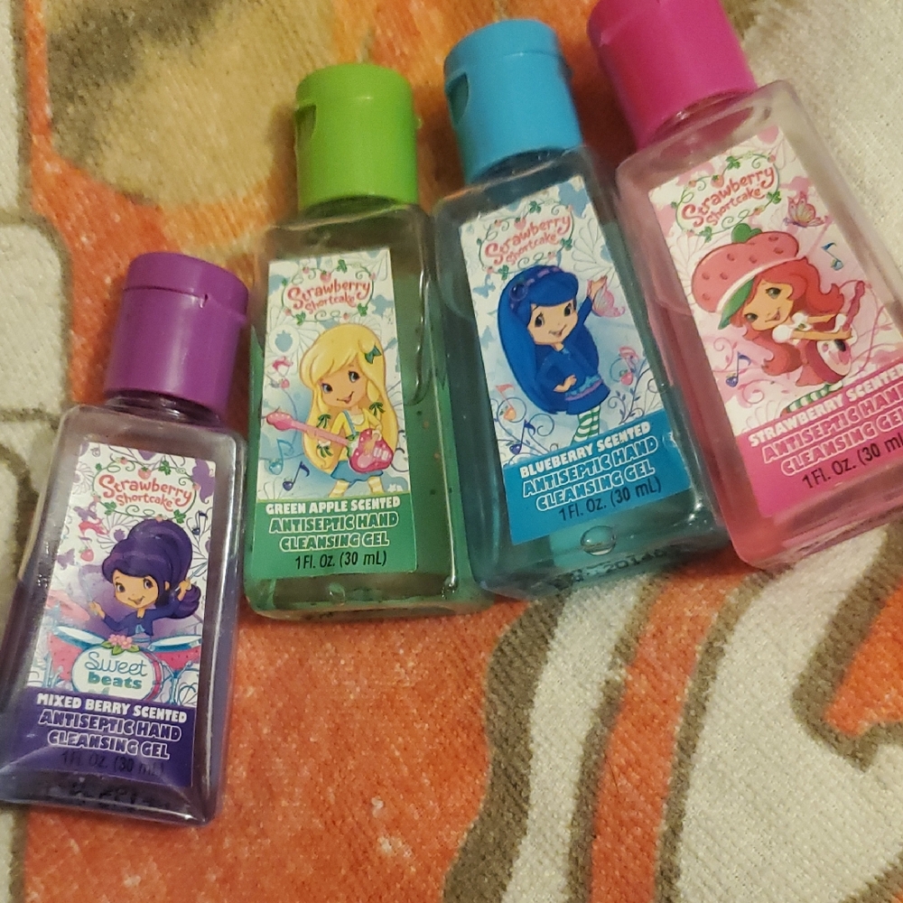 Strawberry Shortcake Scented Hand Cleansing Gel Set